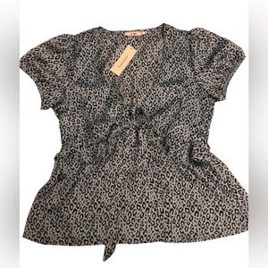 Francesca's Mi Ami Light Blue Short Sleeve
Leopard Blouse Top Medium